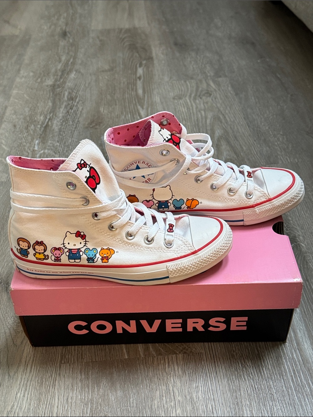 Women’s High top Converse Hello Kitty and friends